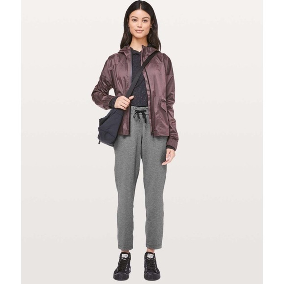 Lululemon On The Fly Pants 28” Heather Gray Size 6 - Picture 1 of 13